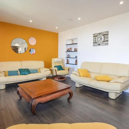 Semesterbostad Gorgeous In With Wifi Cervione