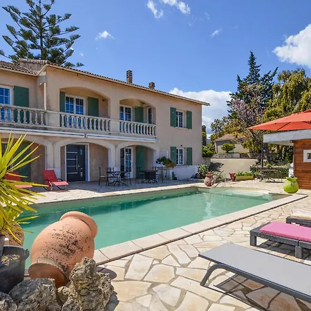 Gorgeous In With Wifi Holiday home