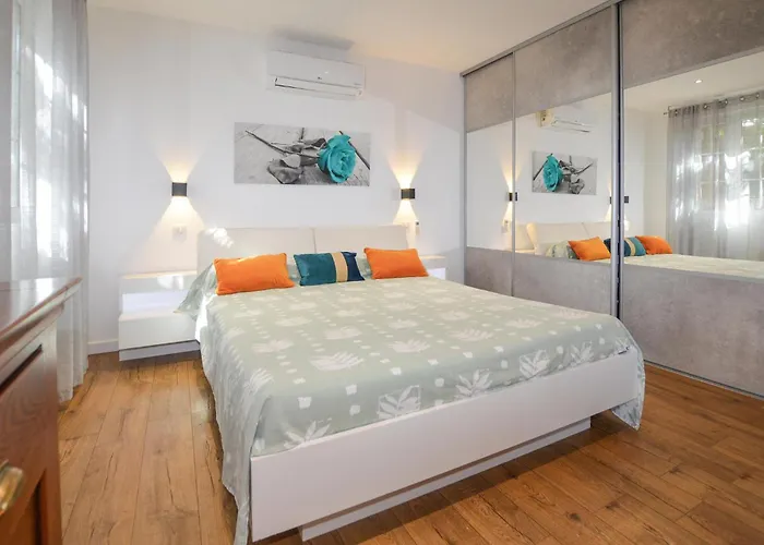 Gorgeous In With Wifi *